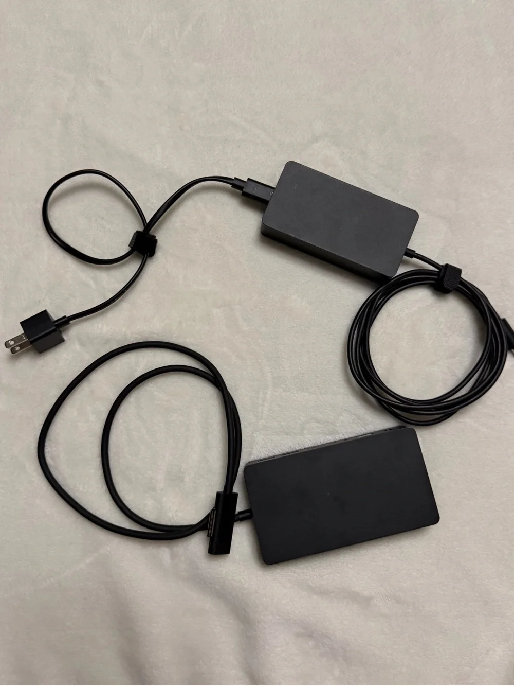 Microsoft Surface dock 2